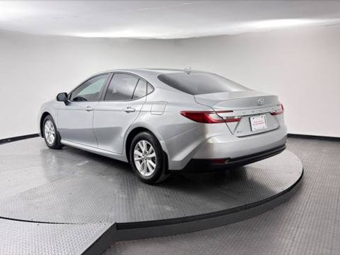 Used 2025 Toyota Camry LE FWD image 6