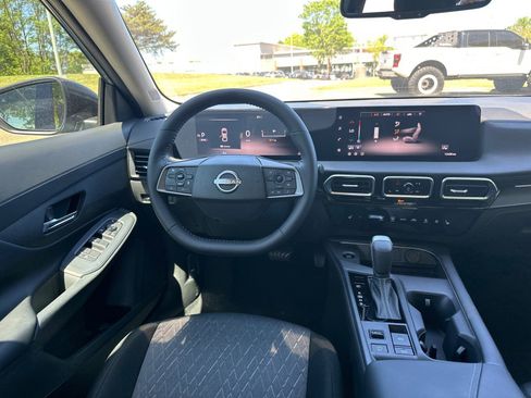 New 2026 Nissan Sentra SV w/ SV Convenience Package FWD image 19