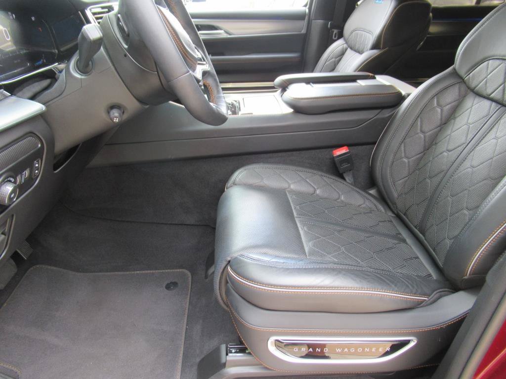 Used 2023 Jeep Grand Wagoneer Series III AWD/4WD image 23