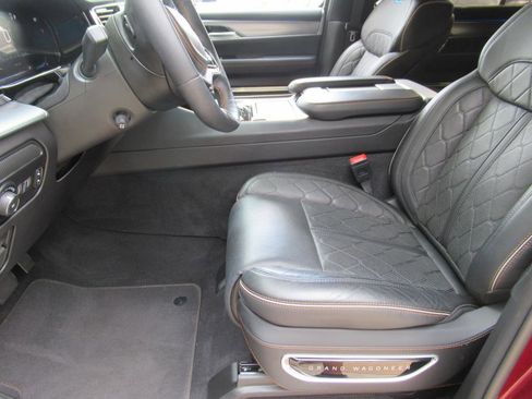 Used 2023 Jeep Grand Wagoneer Series III image 23