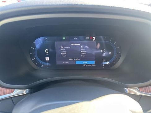 Certified 2025 Volvo V60 B5 Cross Country Plus image 26