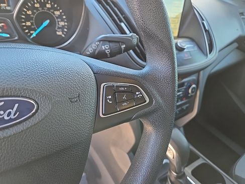 Used 2019 Ford Escape SE image 22