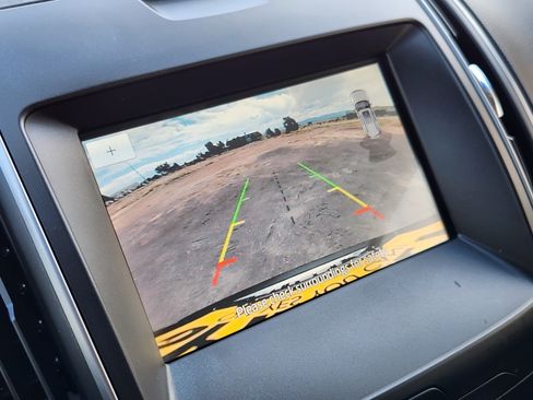 Used 2020 Ford Edge SE w/ Cargo Accessory Package FWD image 23