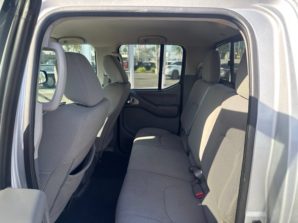 Used 2018 Nissan Frontier SV RWD image 13
