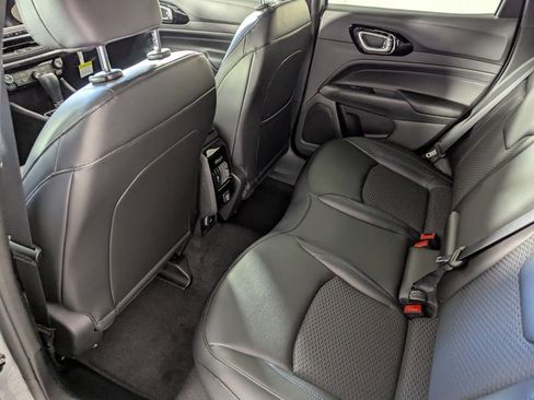 New 2026 Jeep Compass Latitude image 15