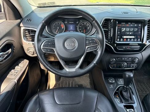 Used 2019 Jeep Cherokee Limited AWD/4WD image 14