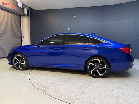 Used 2020 Honda Accord Sport image 2