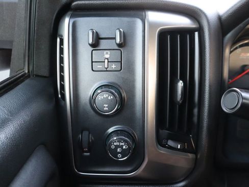 Used 2017 Chevrolet Silverado 2500 LT w/ LT Convenience Package image 28