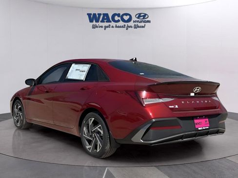 Used 2025 Hyundai Elantra Sport image 7