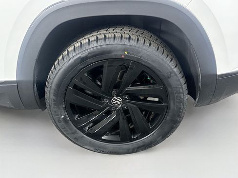 Used 2022 Volkswagen Atlas Cross Sport SE FWD image 11