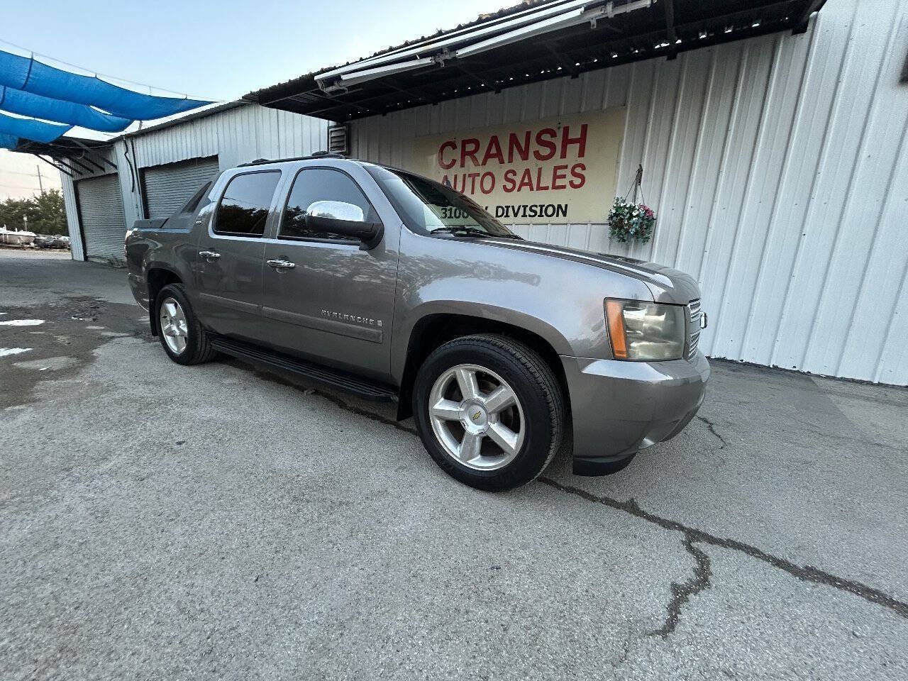 Used 2008 Chevrolet Avalanche LTZ w/ LTZ Preferred Equipment Group RWD image 10