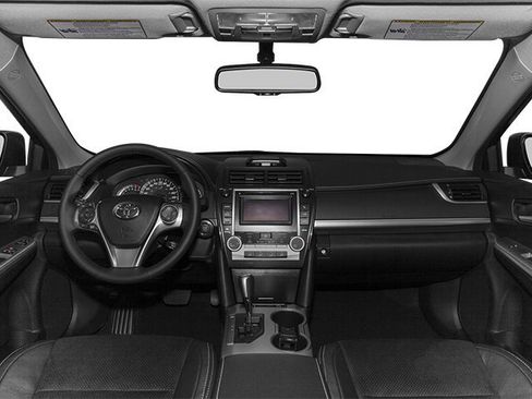 Used 2013 Toyota Camry SE FWD image 8