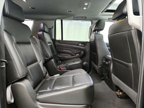 Used 2019 Chevrolet Suburban LT AWD/4WD image 33