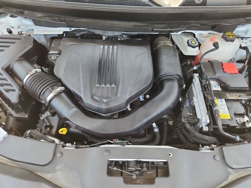 Used 2024 Chevrolet Traverse RS FWD image 30