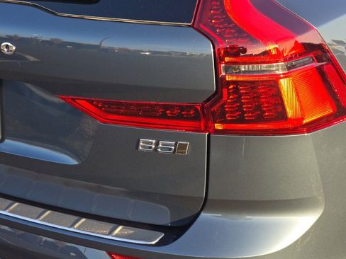 New 2026 Volvo XC60 B5 Plus w/ Protection Package Premier image 26