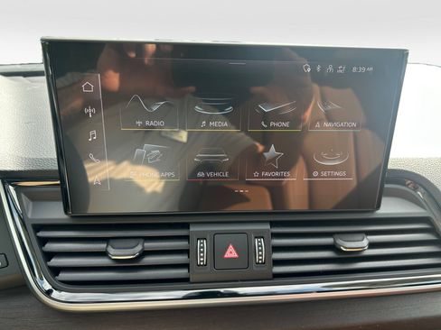 Certified 2024 Audi Q5 e Premium Plus AWD/4WD image 17