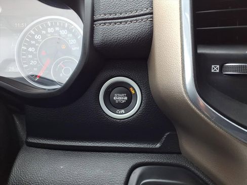 Used 2019 RAM 1500 Laramie image 32