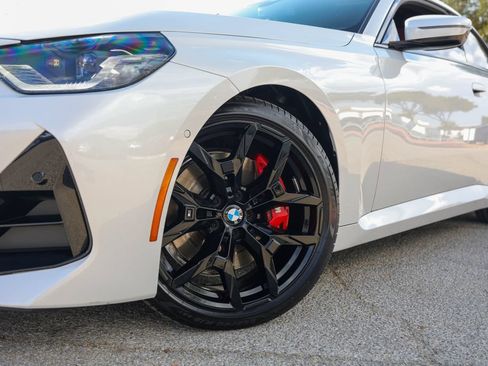 Used 2025 BMW 230i Coupe w/ M Sport Package RWD image 4