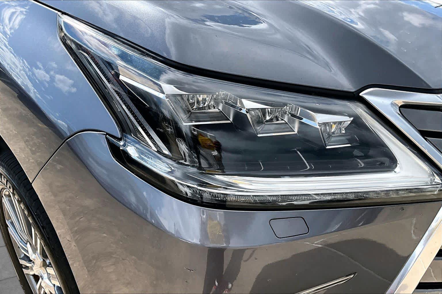 Used 2016 Lexus LX 570 4WD w/ Luxury Package image 28