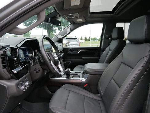 Used 2024 GMC Sierra 1500 SLT w/ SLT Premium Plus Package AWD/4WD image 9
