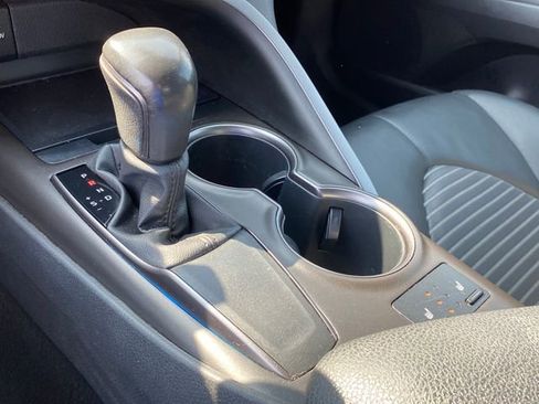 Used 2023 Toyota Camry SE FWD image 11