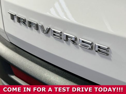 Certified 2025 Chevrolet Traverse LT image 35