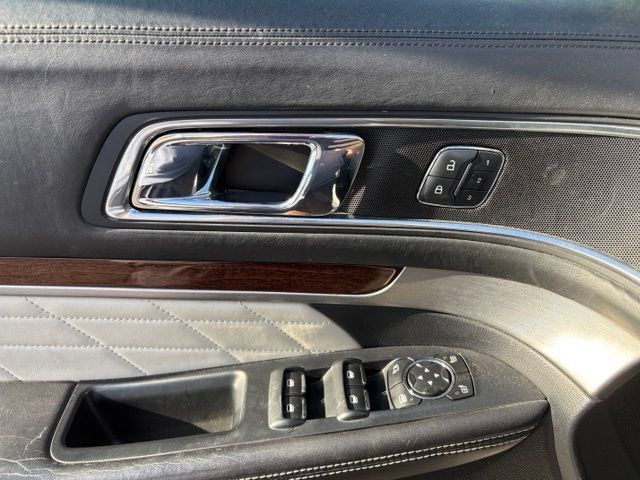 Used 2016 Ford Explorer Platinum AWD/4WD image 10