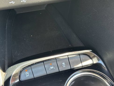 Used 2024 Buick Encore GX Preferred FWD image 22