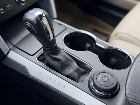 Used 2015 Ford Explorer XLT w/ Equipment Group 202A image 14