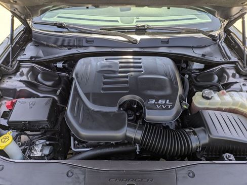 Used 2022 Dodge Charger SXT RWD image 21