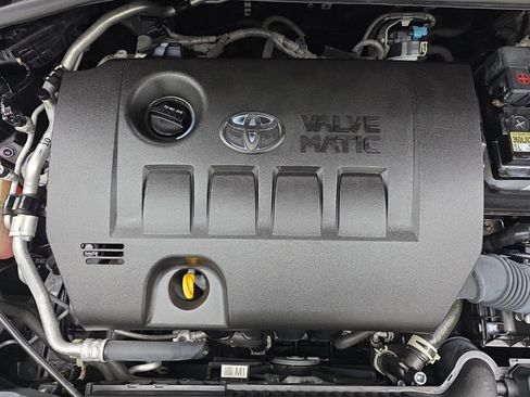 Used 2021 Toyota C-HR LE image 19