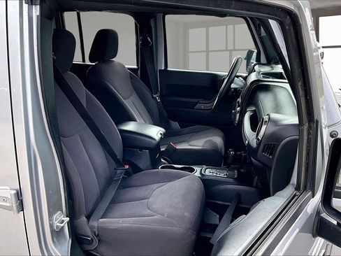 Used 2014 Jeep Wrangler Unlimited Sport AWD/4WD image 8