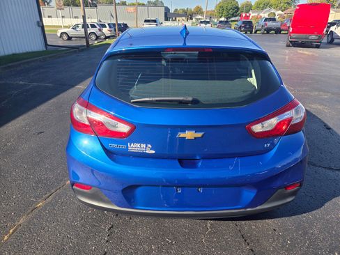 Used 2017 Chevrolet Cruze LT w/ Convenience Package image 4
