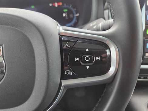 Used 2023 Volvo S60 T8 Plus image 14