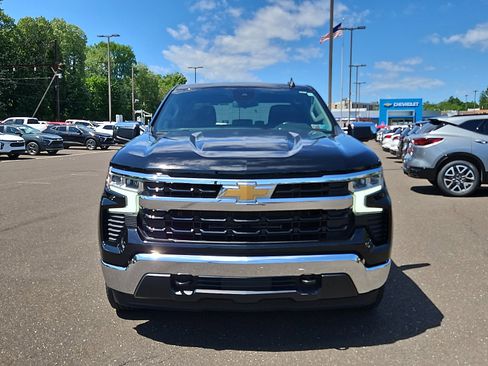 Used 2023 Chevrolet Silverado 1500 LT AWD/4WD image 2
