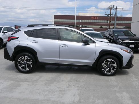 Used 2025 Subaru Crosstrek 2.5i Premium w/ Crosstrek Mirror Package AWD/4WD image 2