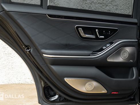 Used 2024 Mercedes-Benz S 63 AMG S image 33