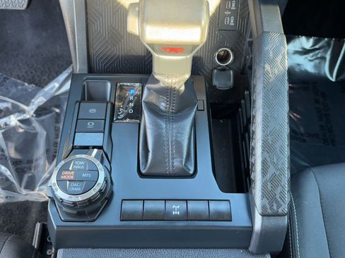 Used 2024 Toyota Tacoma TRD Off-Road image 24
