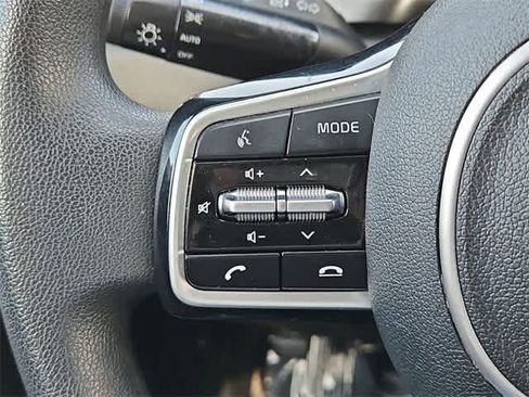 Used 2022 Kia Sorento LX image 22