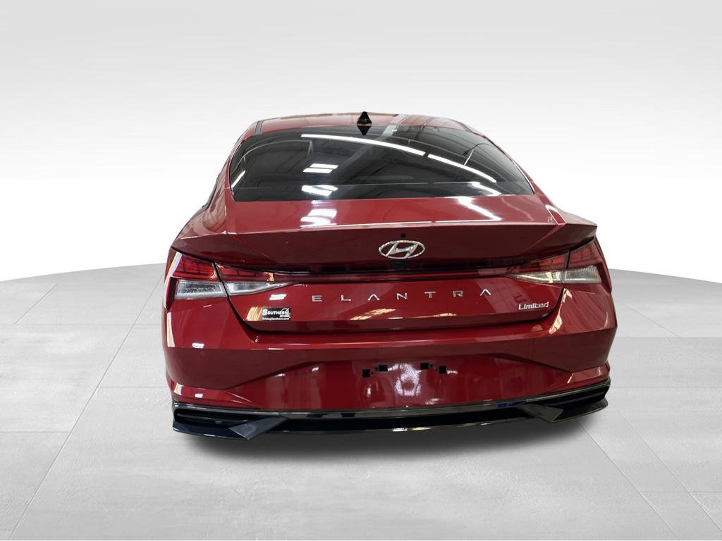 Used 2023 Hyundai Elantra Limited FWD image 4