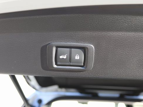 Used 2024 Mitsubishi Outlander 4WD Plug-In Hybrid image 34