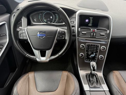 Used 2016 Volvo XC60 T5 Platinum image 17