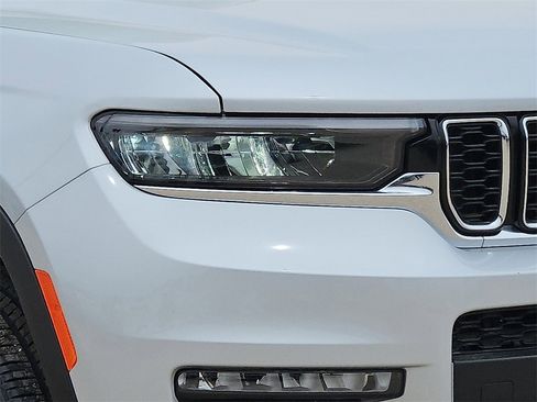 New 2025 Jeep Grand Cherokee L Limited image 8