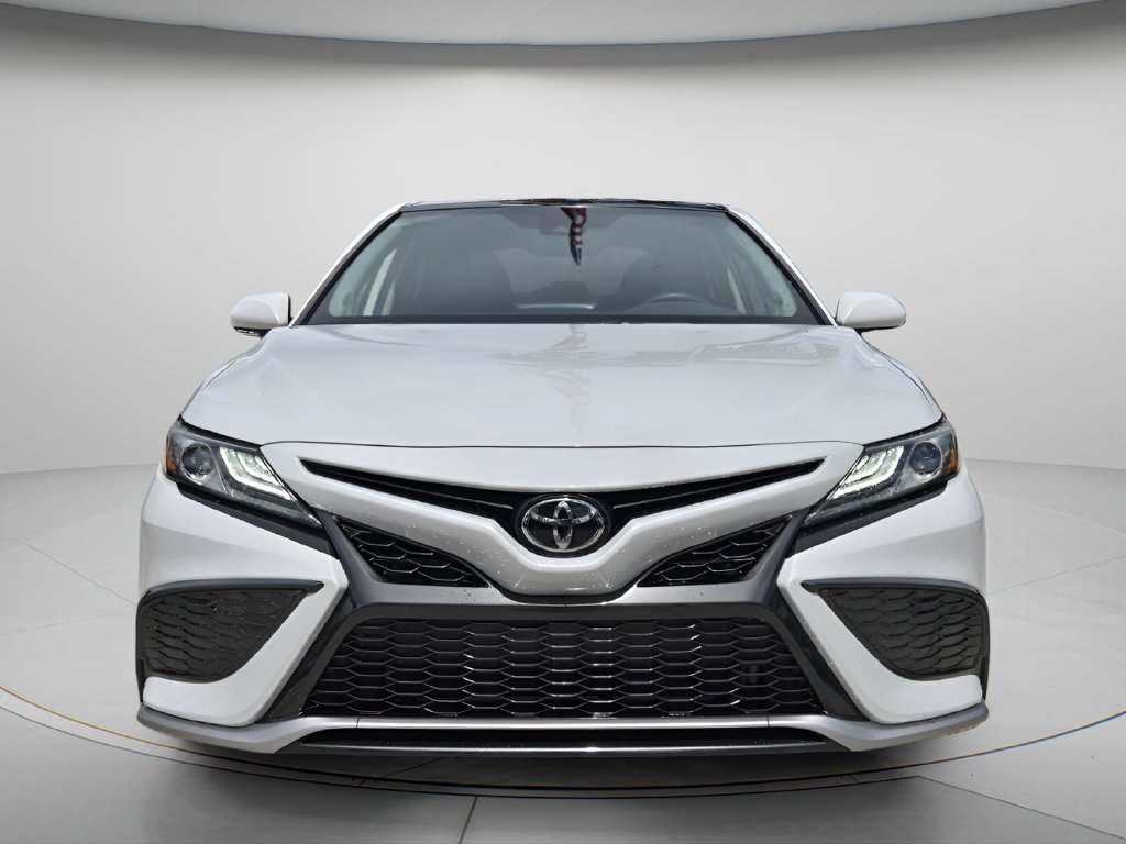 Used 2022 Toyota Camry XSE w/ Navigation Package FWD image 4