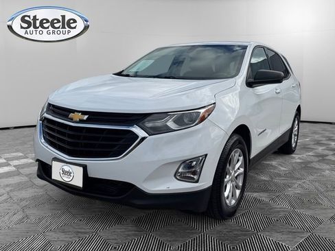 Used 2019 Chevrolet Equinox LS w/ LS Convenience Package image 1