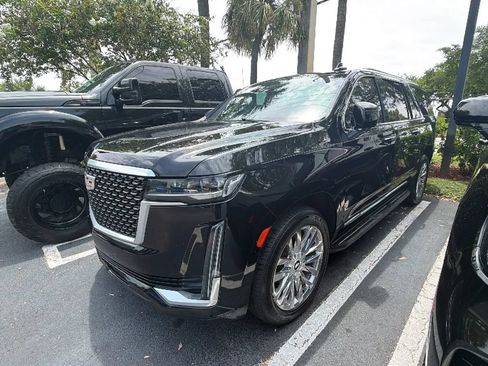 Used 2021 Cadillac Escalade ESV Luxury RWD image 2