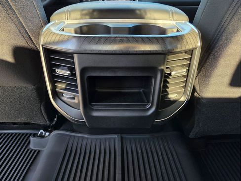 New 2026 RAM 2500 Big Horn AWD/4WD image 18