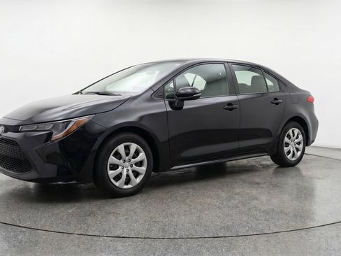 Used 2025 Toyota Corolla LE FWD image 3