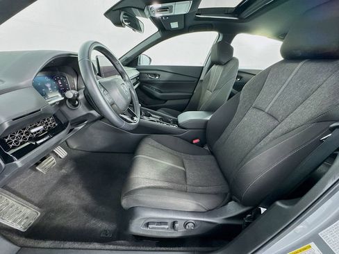 Used 2025 Honda Accord Sport image 12