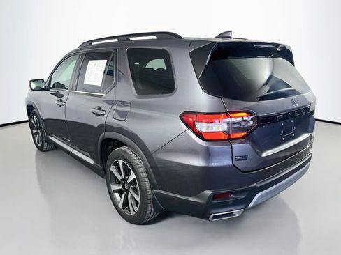 Used 2024 Honda Pilot Touring image 6